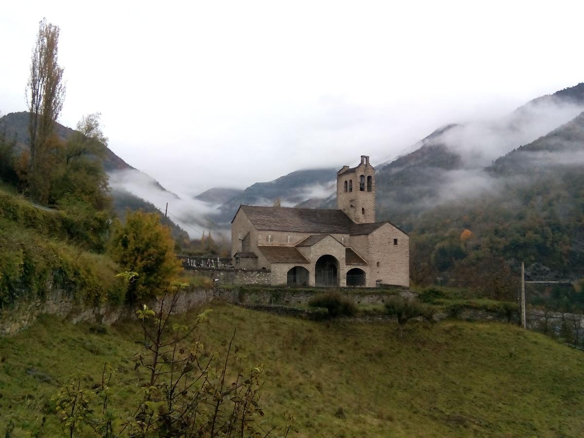 Albergue El Ultimo Bucardo Linás de Broto Buitenkant foto